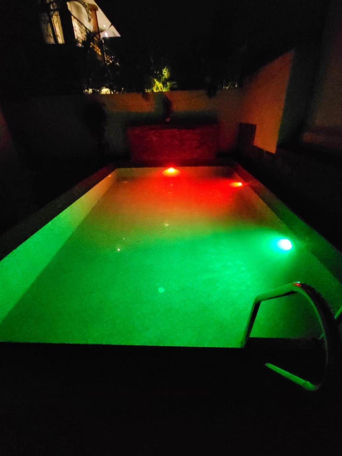 The Perfect Stays Para Disco Big Pool Cricket Turf Villa Lonavala Kültér fotó