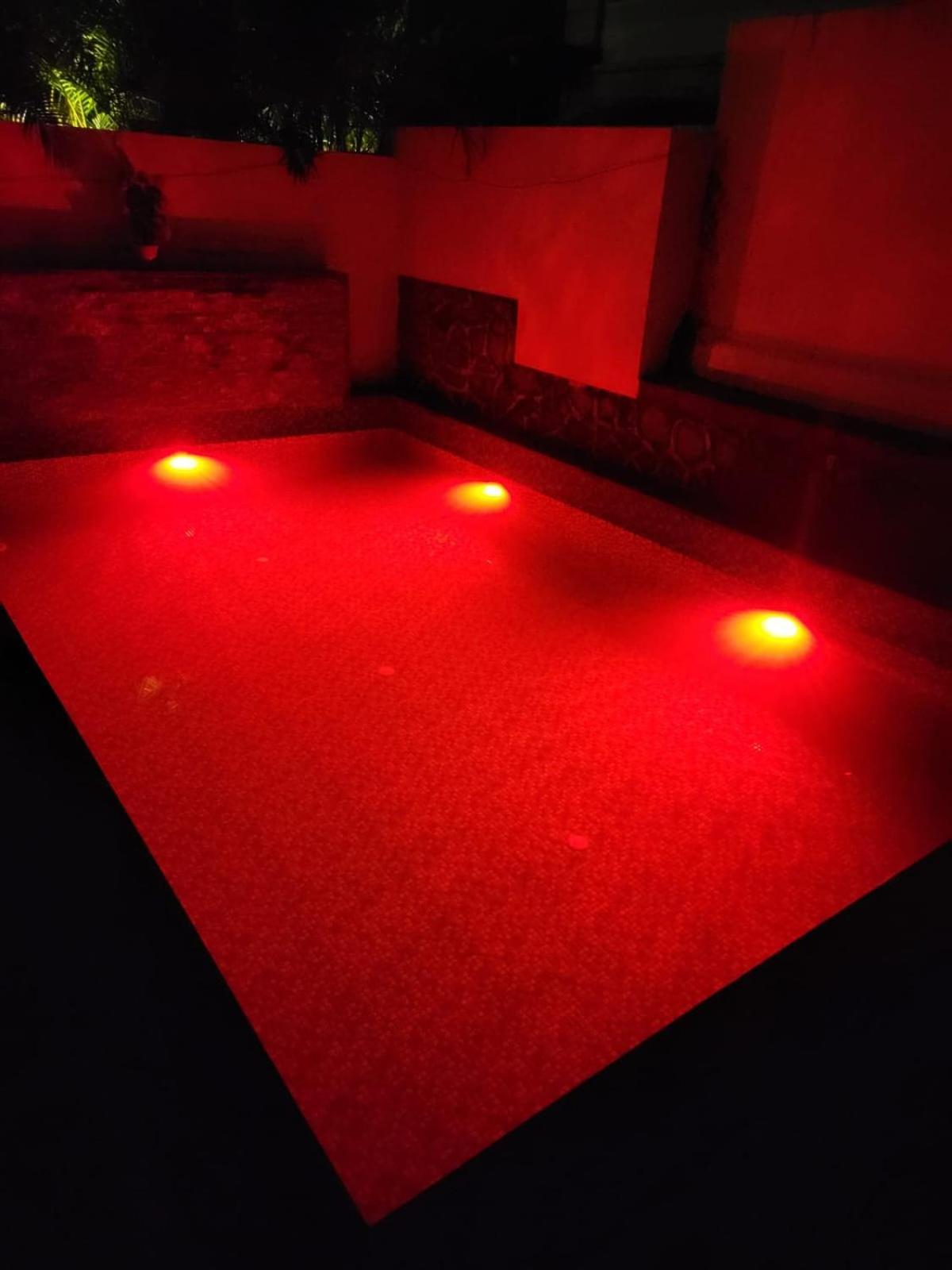 The Perfect Stays Para Disco Big Pool Cricket Turf Villa Lonavala Kültér fotó