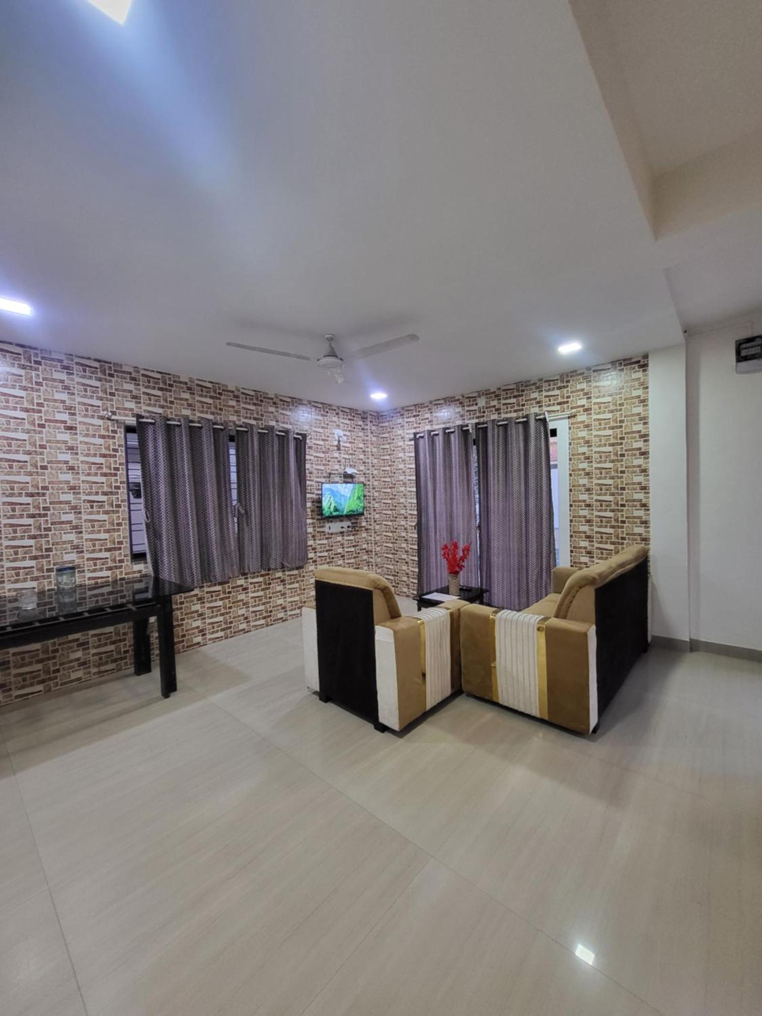 The Perfect Stays Para Disco Big Pool Cricket Turf Villa Lonavala Kültér fotó
