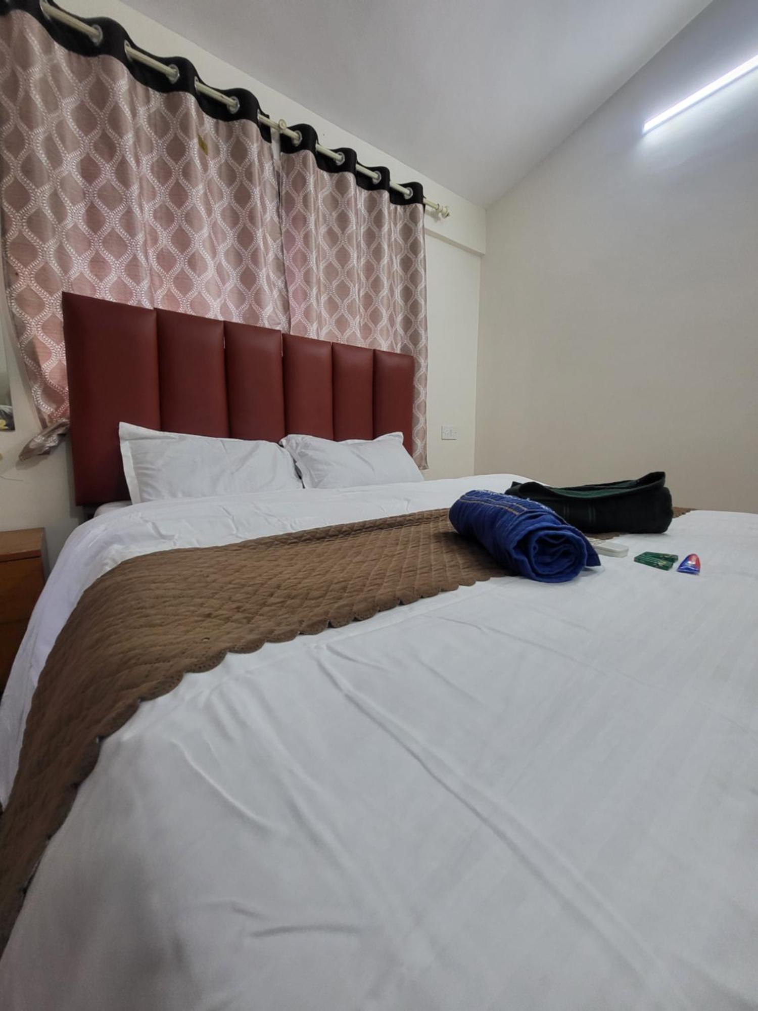 The Perfect Stays Para Disco Big Pool Cricket Turf Villa Lonavala Kültér fotó