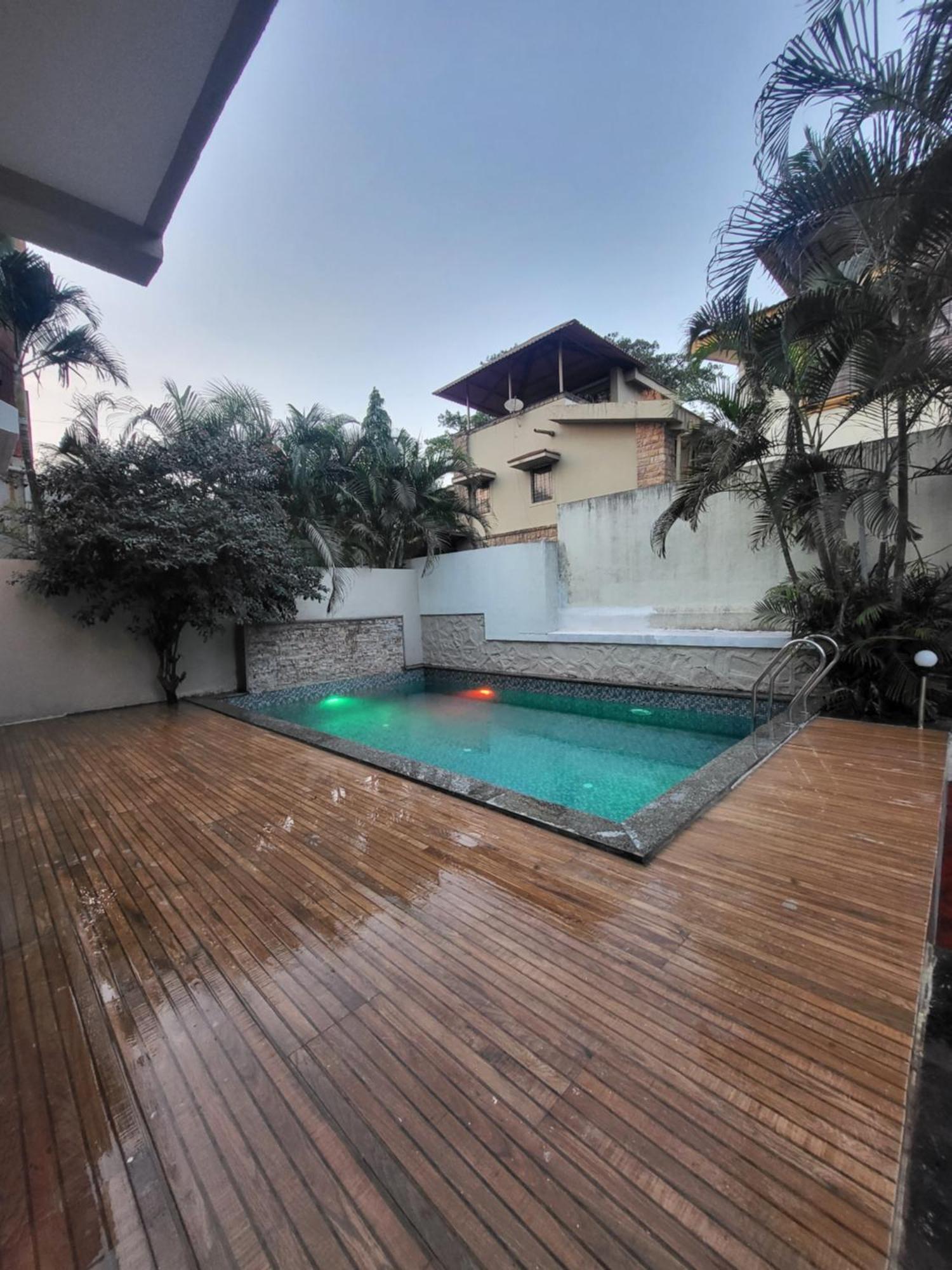 The Perfect Stays Para Disco Big Pool Cricket Turf Villa Lonavala Kültér fotó