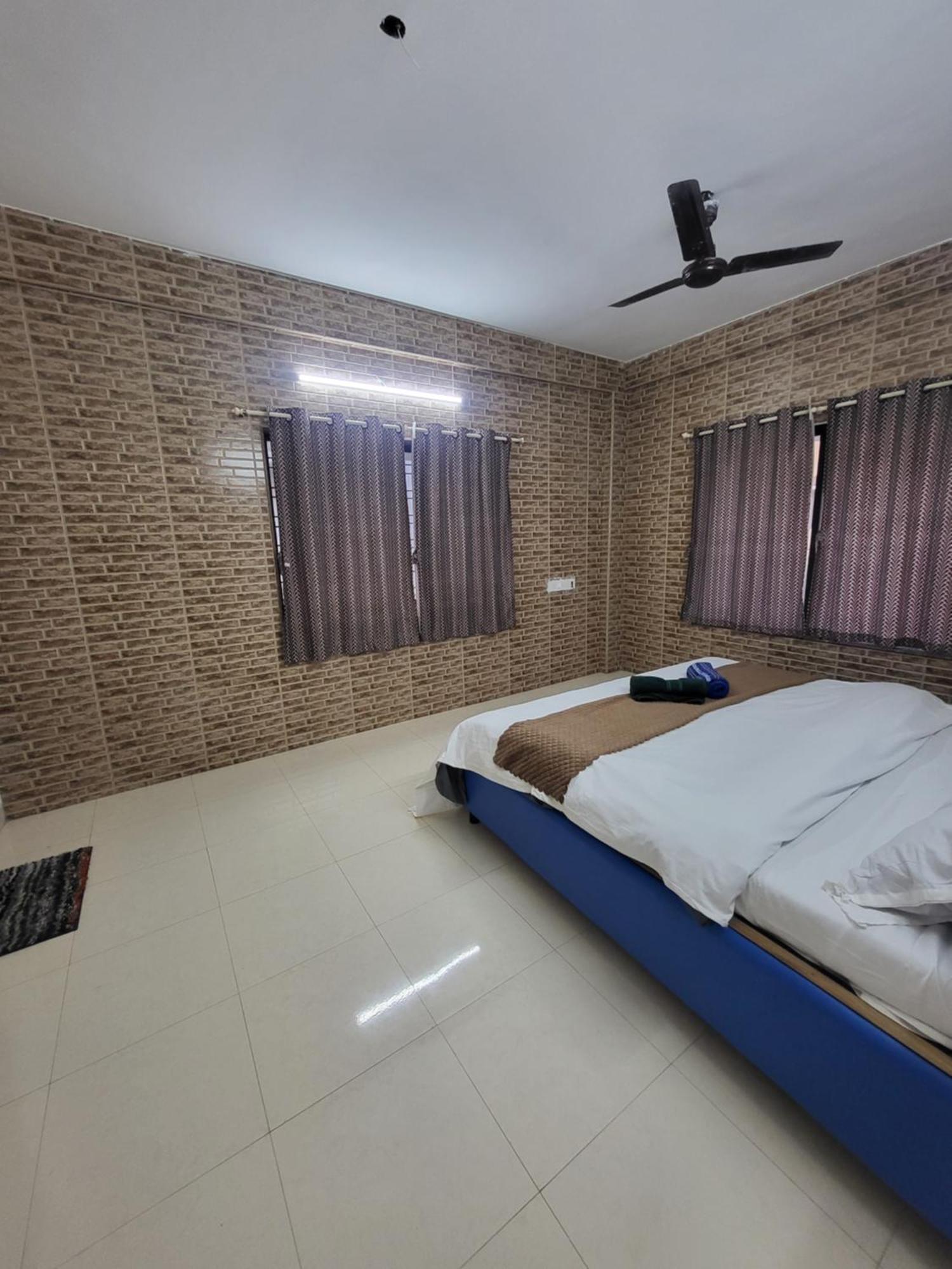 The Perfect Stays Para Disco Big Pool Cricket Turf Villa Lonavala Kültér fotó