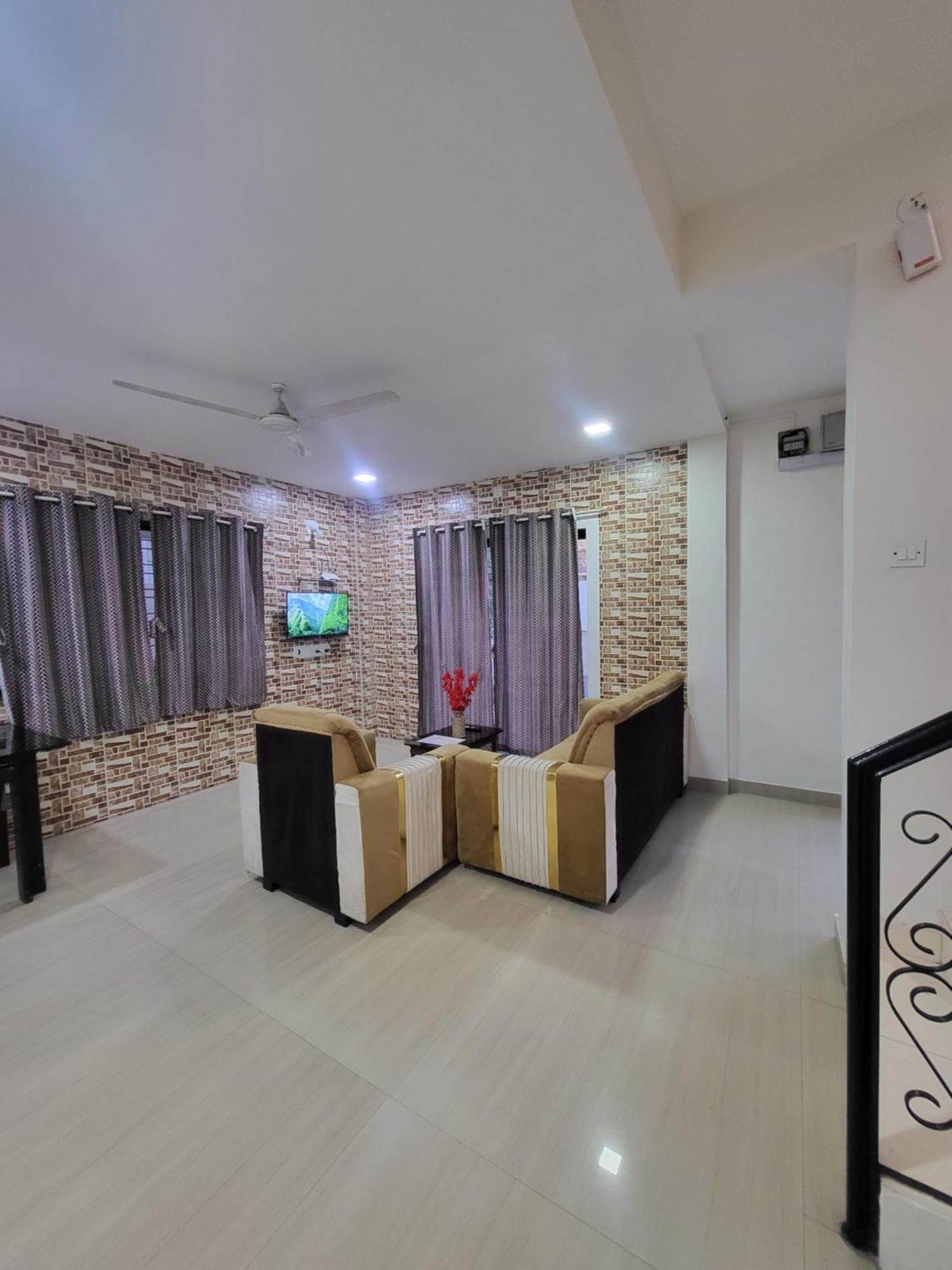 The Perfect Stays Para Disco Big Pool Cricket Turf Villa Lonavala Kültér fotó