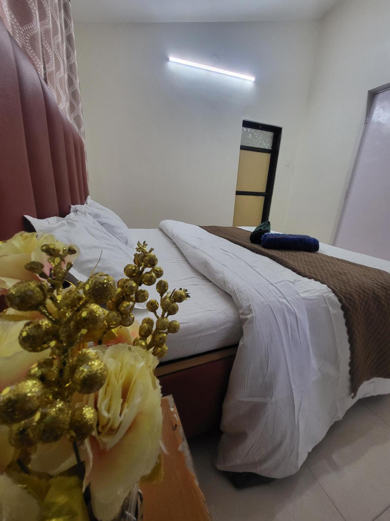 The Perfect Stays Para Disco Big Pool Cricket Turf Villa Lonavala Kültér fotó